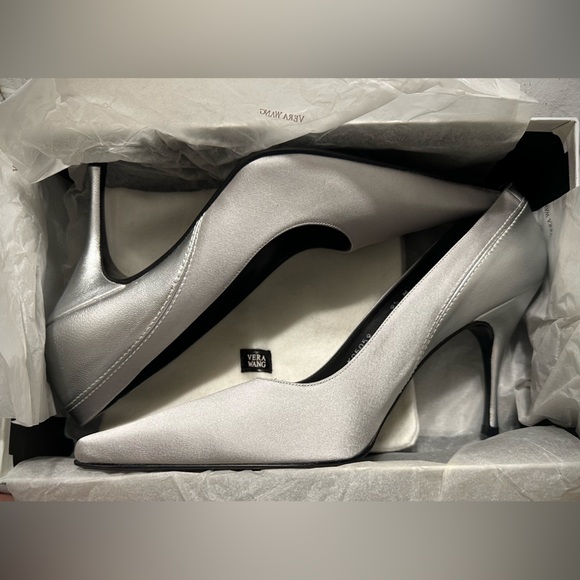 Vera Wang Shoes - Women’s 9.5 -Vera Wang Matte Satin Heels Silver in color